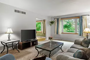 1309 Kuhle Dr, Sun Prairie, WI 53590 - Photo 4