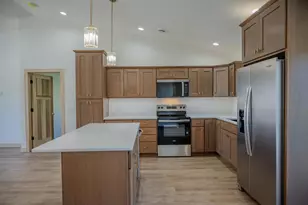 533 Boorman Ct, Mauston, WI 53948 - Photo 4