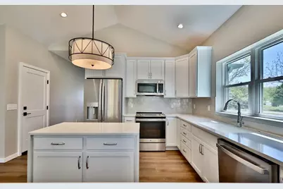 4432 Valor Way, Madison, WI 53718 - Photo 6