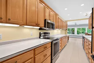 1604 S Golf Glen, Madison, WI 53704 - Photo 10