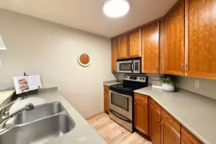 311 N Hancock St, Madison, WI 53703 - Photo 6