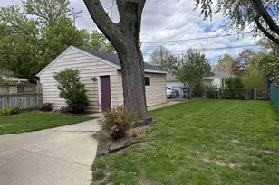 2250 N 103rd St, Wauwatosa, WI 53226 - Photo 6