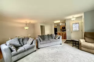 2250 N 103rd St, Wauwatosa, WI 53226 - Photo 10