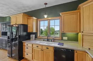 3167 Lorrabud Ln, Sun Prairie, WI 53590 - Photo 8