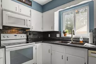 1551 Ivory Dr, Sun Prairie, WI 53590 - Photo 6