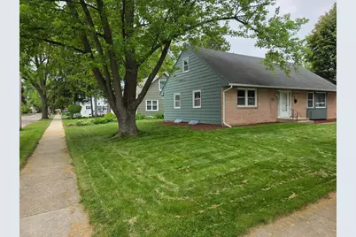 52 S Randall Avenue, Janesville, WI 53545 - Photo 2