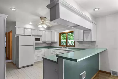 7209 North Avenue, Middleton, WI 53562 - Photo 22