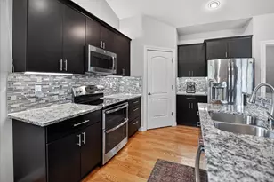 1007 Tara Ln, Waunakee, WI 53597 - Photo 8