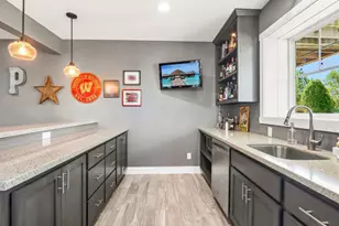6438 Irving Dr, Sun Prairie, WI 53590 - Photo 46
