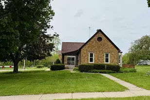 820 9th Ave, Monroe, WI 53566 - Photo 4