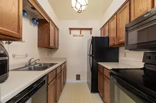 6718 Park Ridge Dr, Madison, WI 53719 - Photo 18