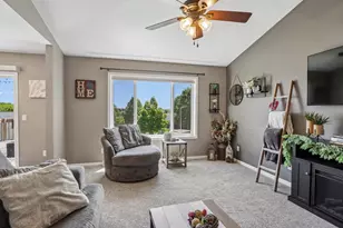 809 Brookstone Crest, Mount Horeb, WI 53572 - Photo 8