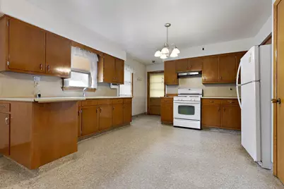 634 Central Avenue, Beloit, WI 53511 - Photo 6