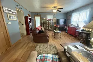 473 N Polk St, Wyocena, WI 53969 - Photo 4