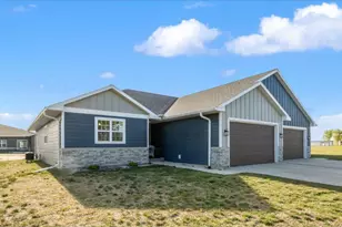 106 Lake Rd, Portage, WI 53901 - Photo 2