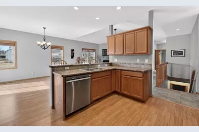 409 Coyle Parkway, Cottage Grove, WI 53527 - Photo 10