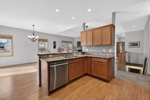 409 Coyle Pkwy, Cottage Grove, WI 53527 - Photo 10
