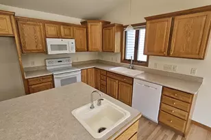 5614 N Vista Ln, Janesville, WI 53548 - Photo 4