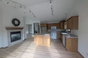 5614 N Vista Ln, Janesville, WI 53548 - Photo 2