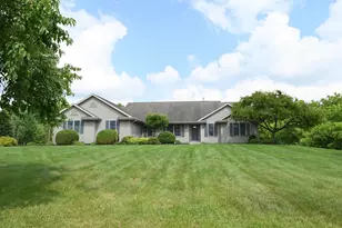 5614 N Vista Ln, Janesville, WI 53548 - Photo 2
