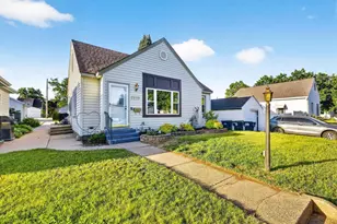 2219 Jackson St, La Crosse, WI 54601 - Photo 1