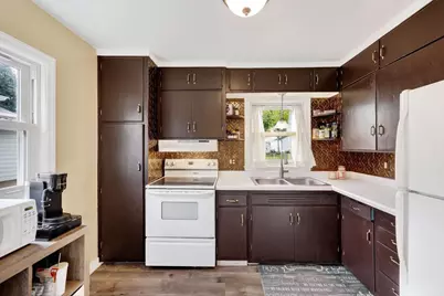 2219 Jackson Street, La Crosse, WI 54601 - Photo 8