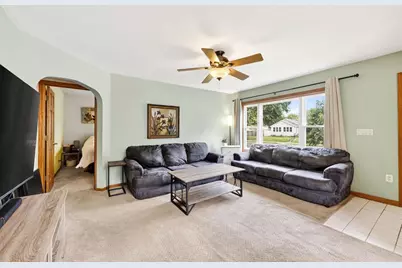 2219 Jackson Street, La Crosse, WI 54601 - Photo 2