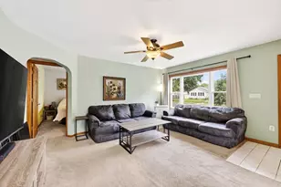 2219 Jackson St, La Crosse, WI 54601 - Photo 2