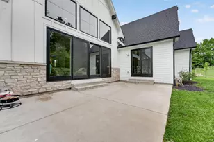 2412 Kilarney Way, Waunakee, WI 53597 - Photo 60