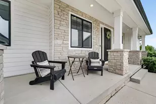 2412 Kilarney Way, Waunakee, WI 53597 - Photo 2