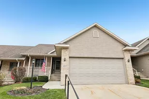 213 Fairview Cir, Waunakee, WI 53597 - Photo 2