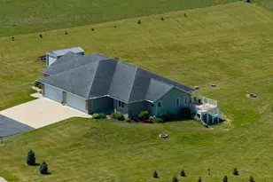 N4035 Ace Ct, Brodhead, WI 53520 - Photo 4