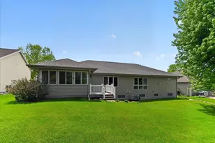 409 Badger Ln, Waunakee, WI 53597 - Photo 6