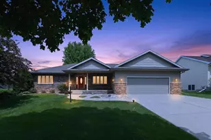 409 Badger Ln, Waunakee, WI 53597 - Photo 2
