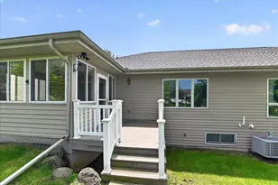 409 Badger Ln, Waunakee, WI 53597 - Photo 8
