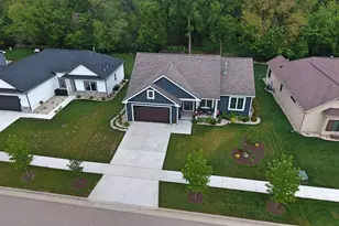 3920 Tanglewood Pl, Janesville, WI 53546 - Photo 2