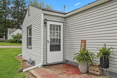 2039 12th Avenue, Monroe, WI 53566 - Photo 2