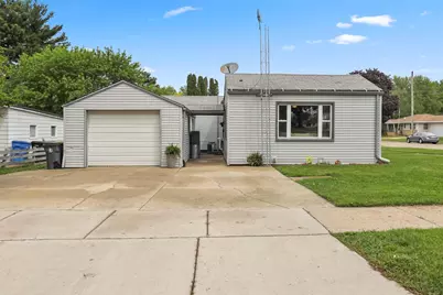 2039 12th Avenue, Monroe, WI 53566 - Photo 4