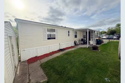 N168W21700 Main Street #41, Jackson, WI 53037 - Photo 2