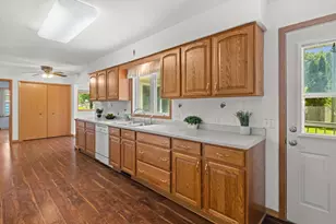 1813 Windom Way, Madison, WI 53704 - Photo 8