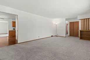 1813 Windom Way, Madison, WI 53704 - Photo 6