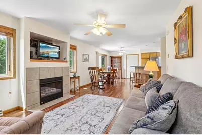 612 Greenfield Drive, DeForest, WI 53532 - Photo 4