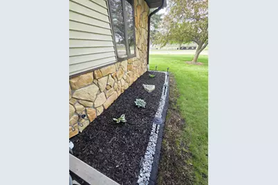 709 W. Lincoln Street, Waupun, WI 53963 - Photo 2