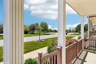 976 Stonehaven Dr, Sun Prairie, WI 53590 - Photo 2
