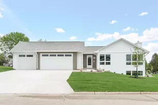 772 N Waveland Rd, Janesville, WI 53548 - Photo 2