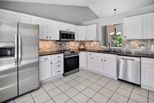 6601 Village Park Dr, Madison, WI 53718 - Photo 8