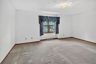 2609 Crest Line Dr, Madison, WI 53704 - Photo 22