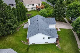 2609 Crest Line Dr, Madison, WI 53704 - Photo 4