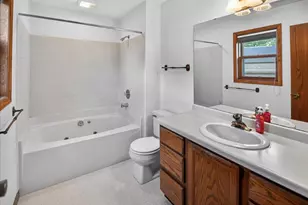 2609 Crest Line Dr, Madison, WI 53704 - Photo 26