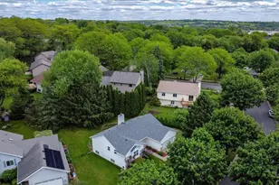 2609 Crest Line Dr, Madison, WI 53704 - Photo 6